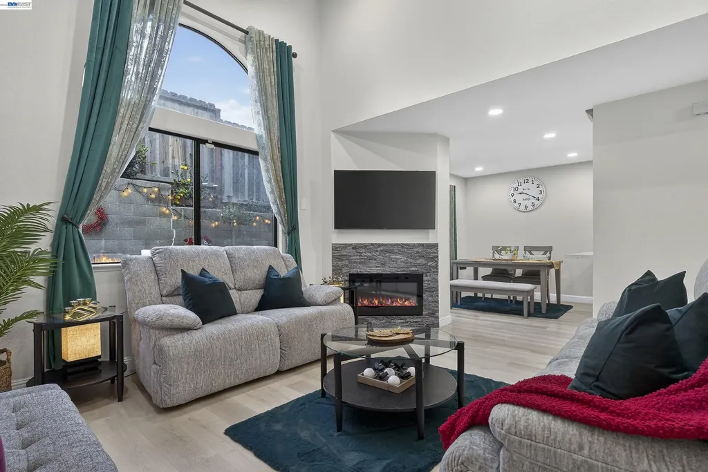 903 Appian Knoll Court El Sobrante CA 94803