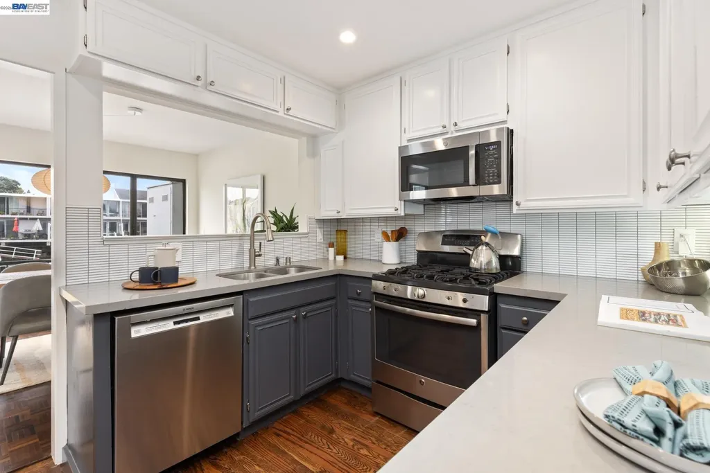 312 Tideway Drive Alameda CA 94501