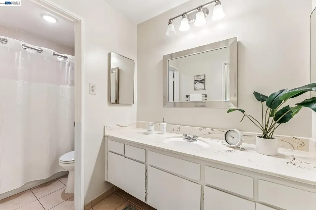 1130 Fontana Drive Alameda CA 94502
