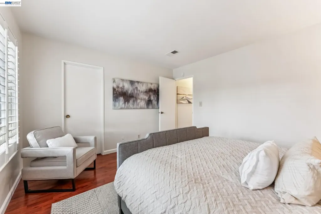 1130 Fontana Drive Alameda CA 94502