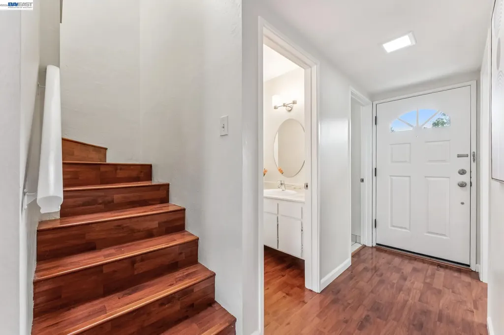 1130 Fontana Drive Alameda CA 94502