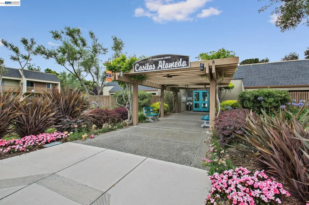 1130 Fontana Drive Alameda CA 94502