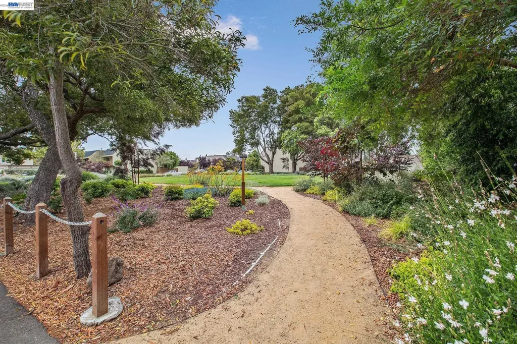 1130 Fontana Drive Alameda CA 94502