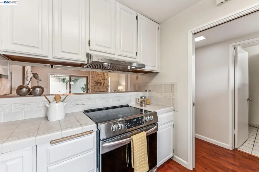 1130 Fontana Drive Alameda CA 94502