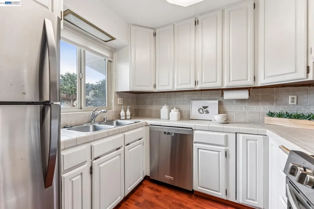 1130 Fontana Drive Alameda CA 94502