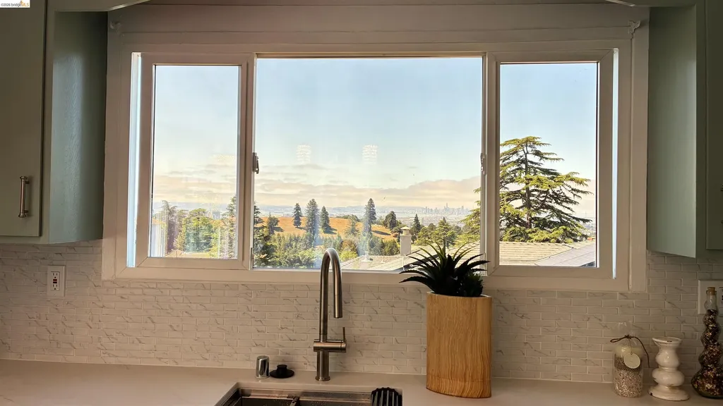 135 Alta Road Oakland CA 94618