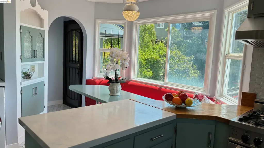 135 Alta Road Oakland CA 94618