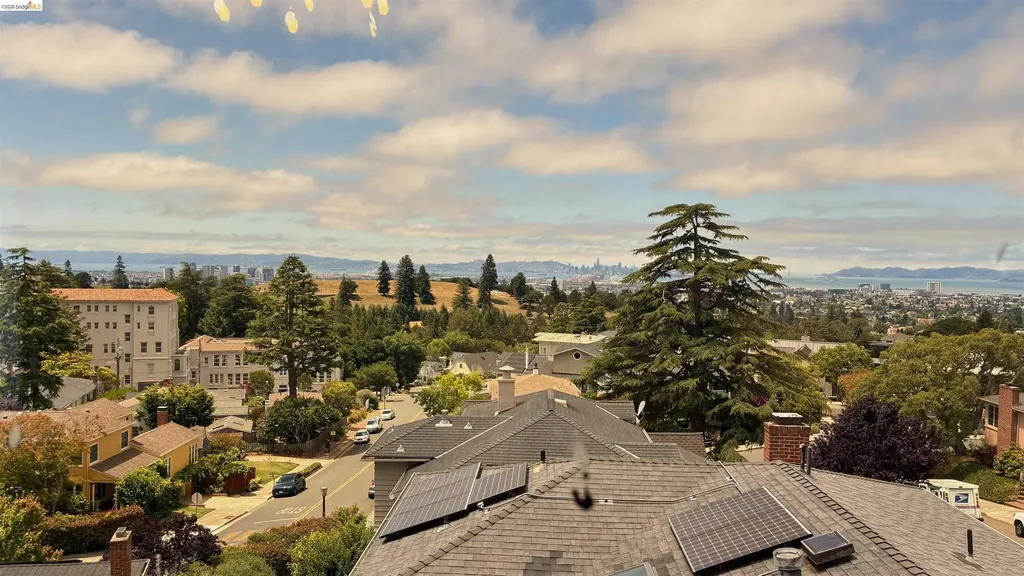135 Alta Road Oakland CA 94618