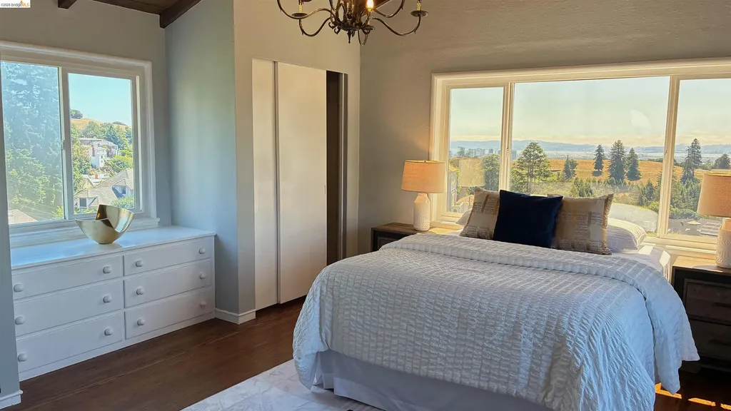 135 Alta Road Oakland CA 94618