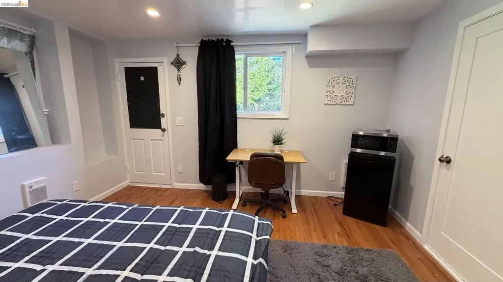 135 Alta Road Oakland CA 94618