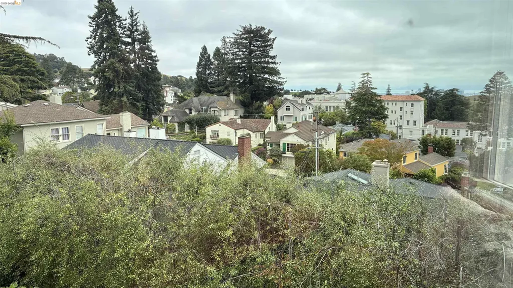 135 Alta Road Oakland CA 94618