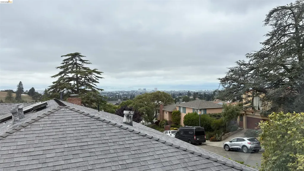 135 Alta Road Oakland CA 94618
