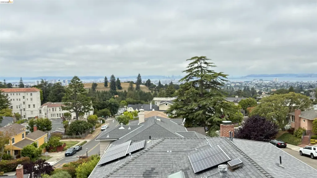 135 Alta Road Oakland CA 94618