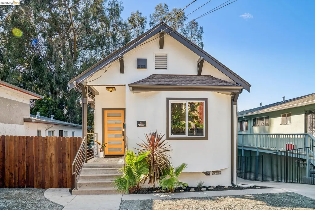 3223 Courtland Avenue Oakland CA 94619