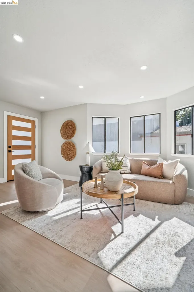 3223 Courtland Avenue Oakland CA 94619