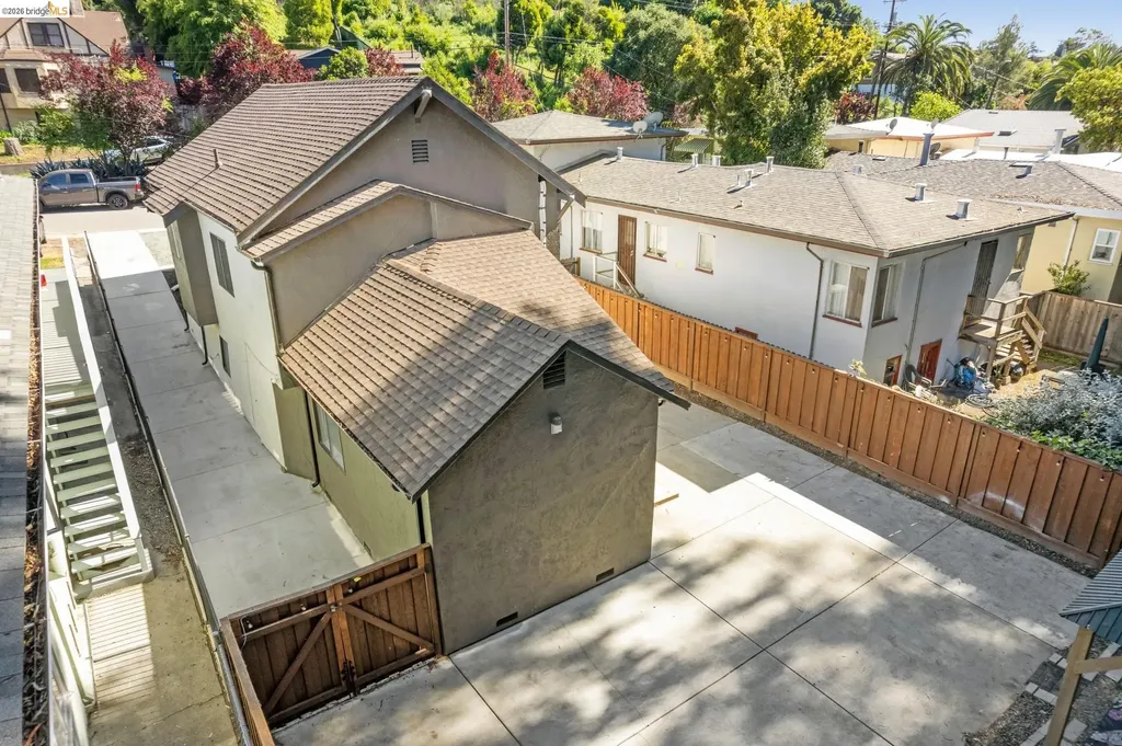 3223 Courtland Avenue Oakland CA 94619