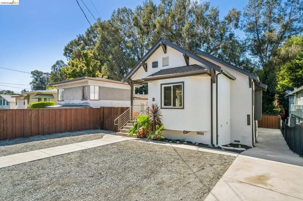 3223 Courtland Avenue Oakland CA 94619