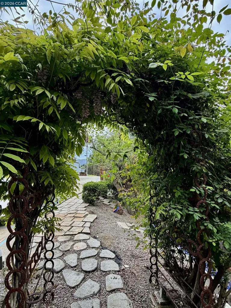 5260 A Sunset Drive El Sobrante CA 94803