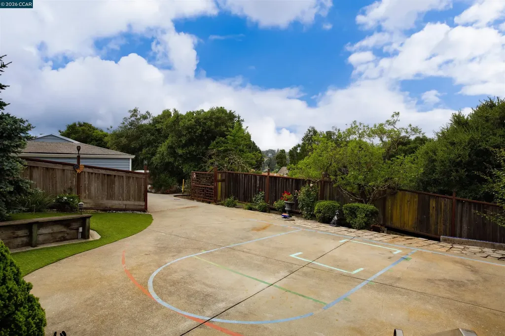 5260 A Sunset Drive El Sobrante CA 94803