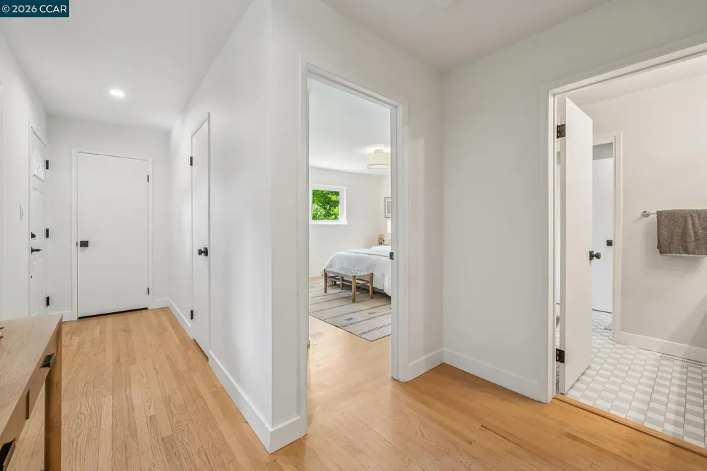 6728 Aitken Drive Oakland CA 94611
