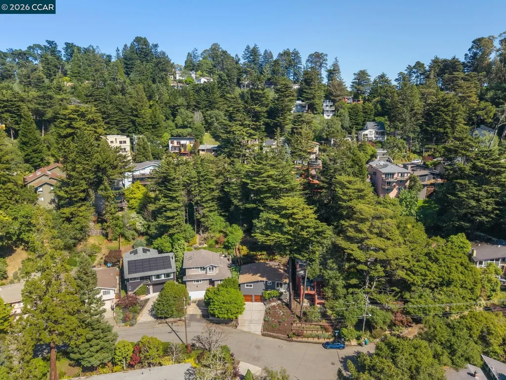 6728 Aitken Drive Oakland CA 94611