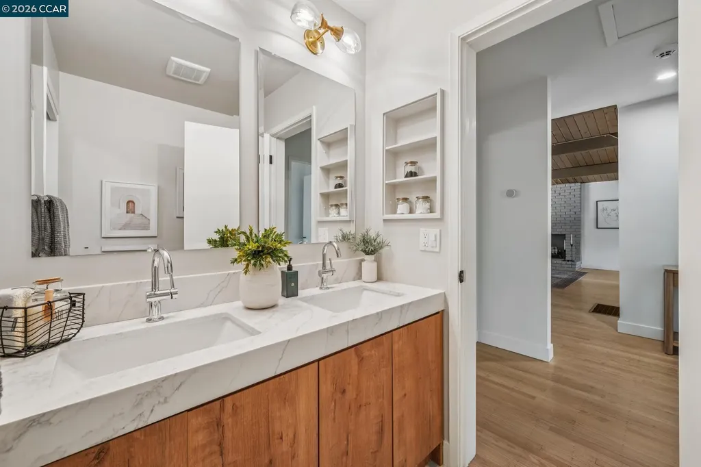 6728 Aitken Drive Oakland CA 94611