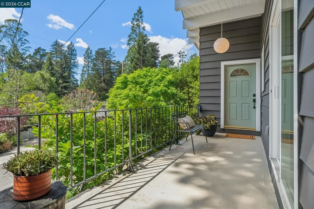 6728 Aitken Drive Oakland CA 94611