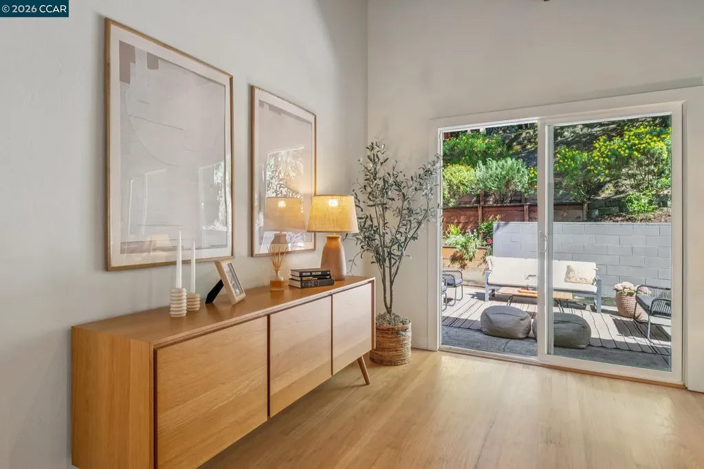 6728 Aitken Drive Oakland CA 94611