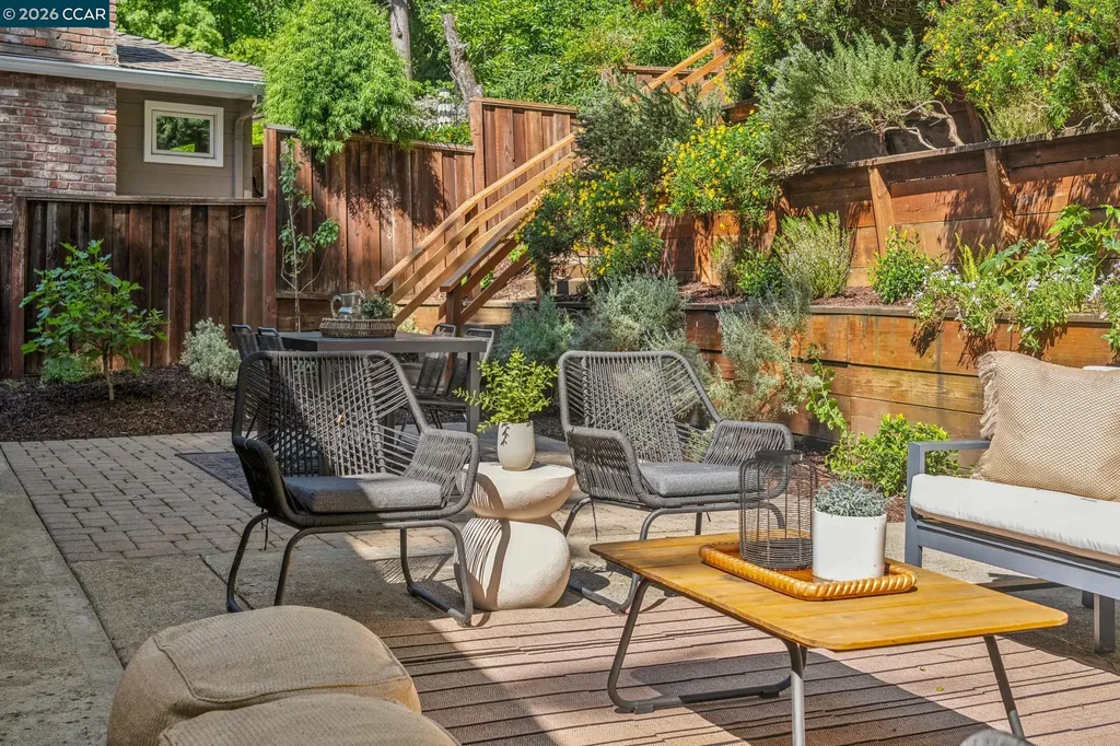 6728 Aitken Drive Oakland CA 94611