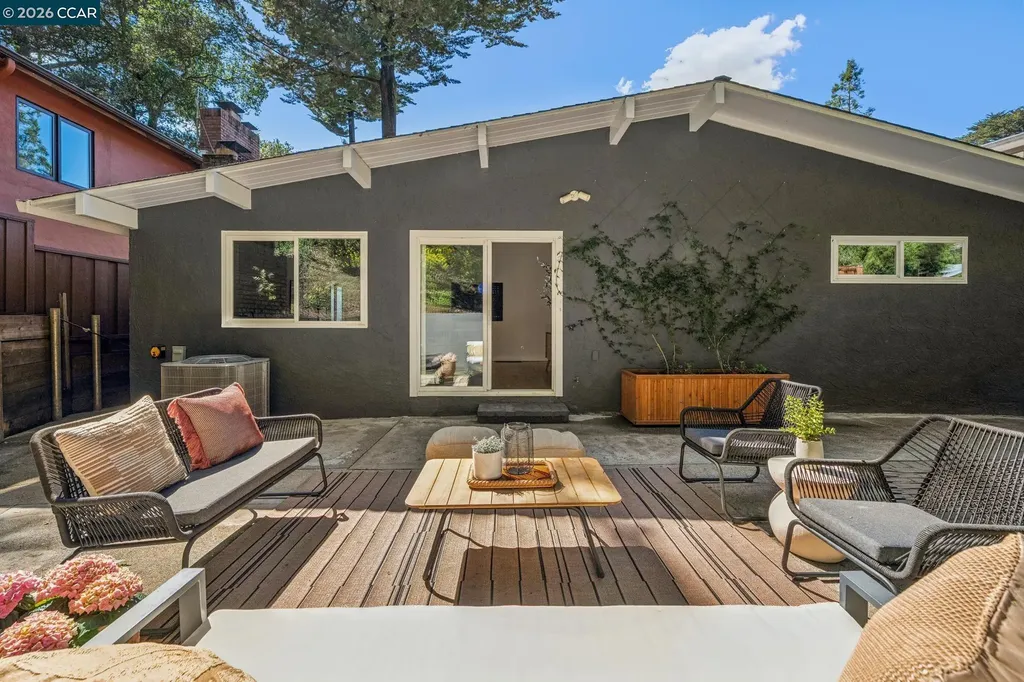 6728 Aitken Drive Oakland CA 94611
