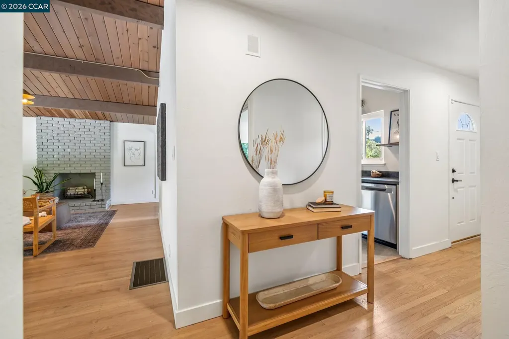 6728 Aitken Drive Oakland CA 94611