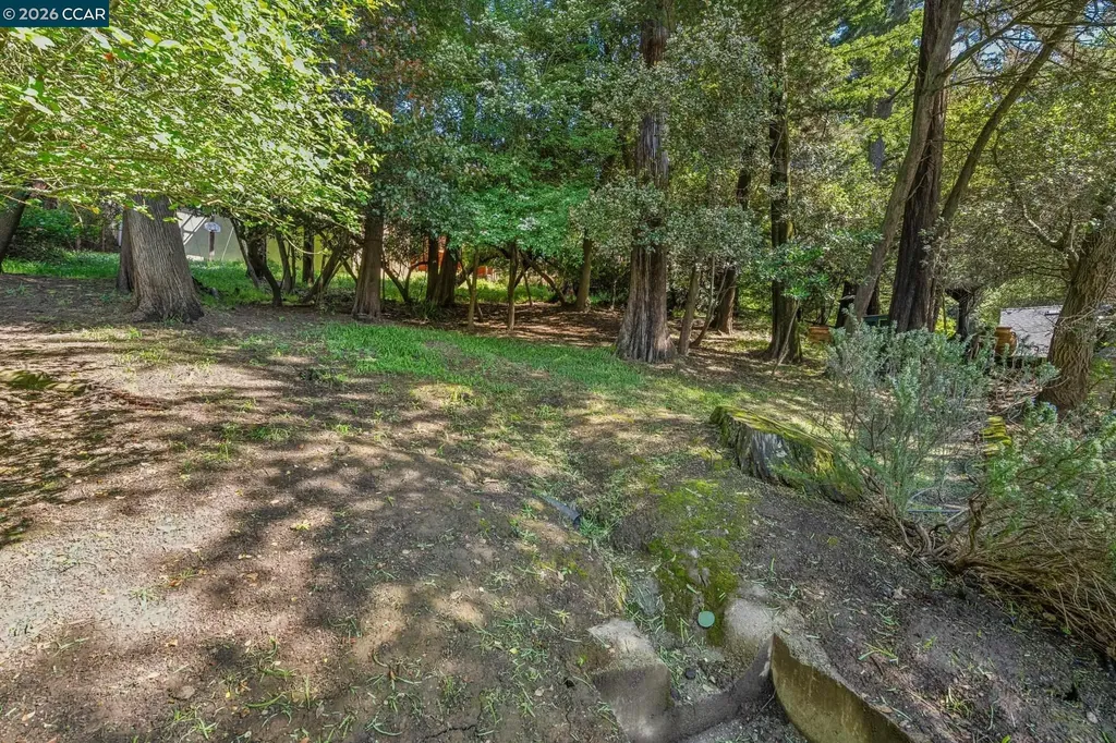 6728 Aitken Drive Oakland CA 94611