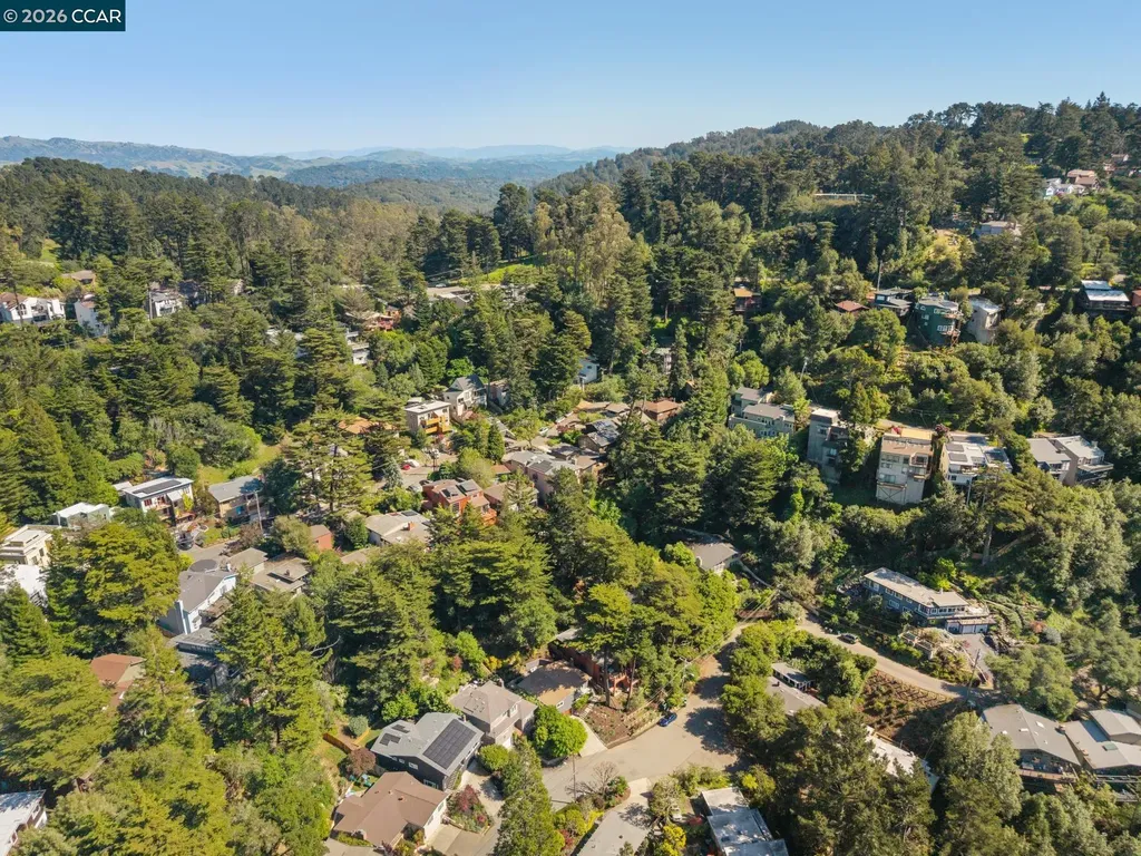 6728 Aitken Drive Oakland CA 94611