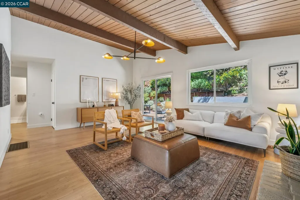 6728 Aitken Drive Oakland CA 94611