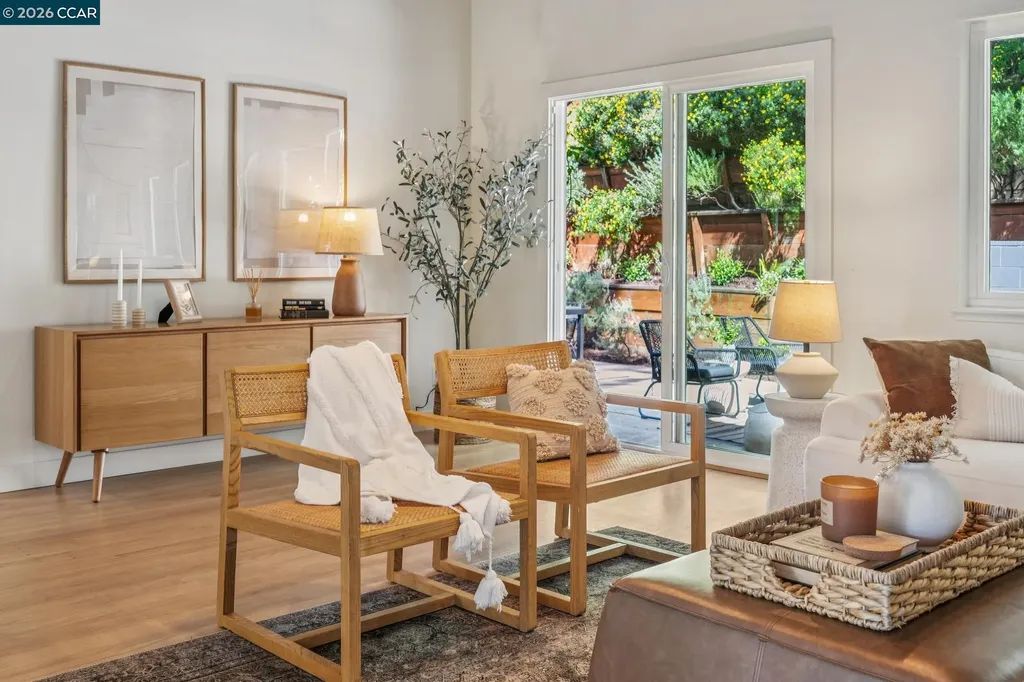 6728 Aitken Drive Oakland CA 94611