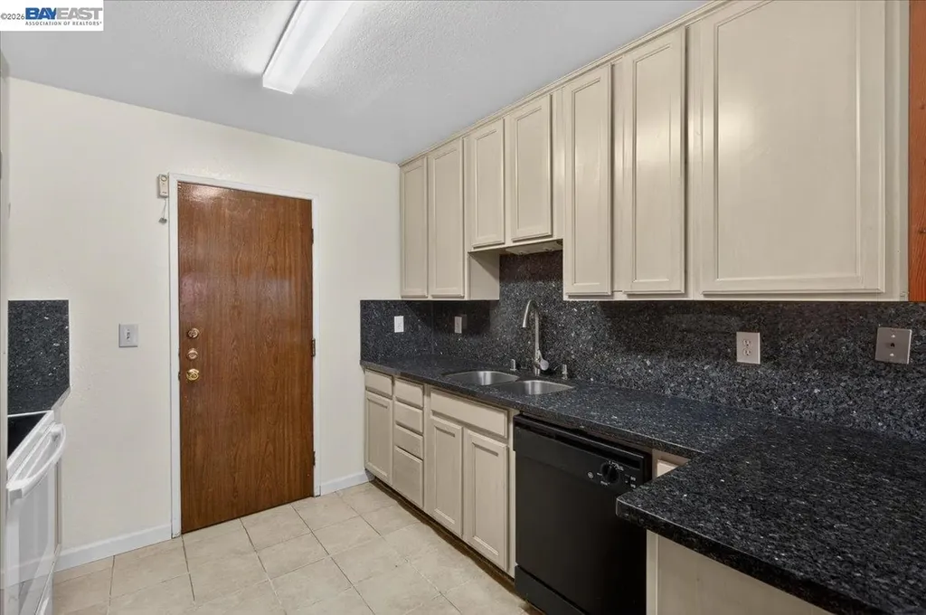 8373 Locust Place Dublin CA 94568