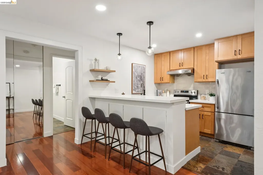 199 Montecito Avenue Oakland CA 94610