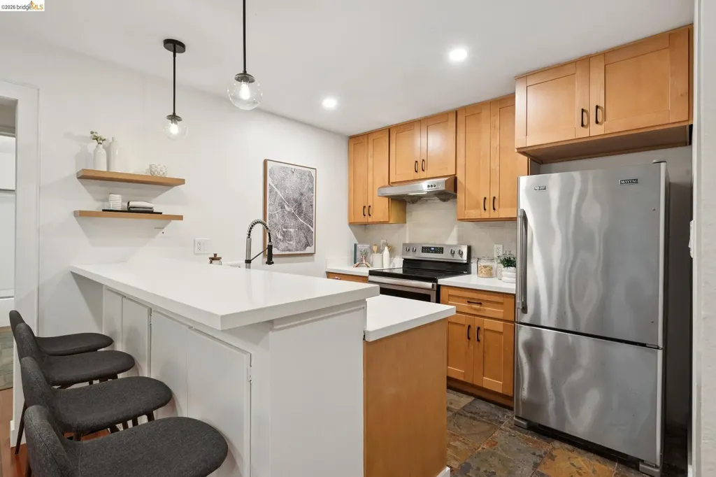 199 Montecito Avenue Oakland CA 94610