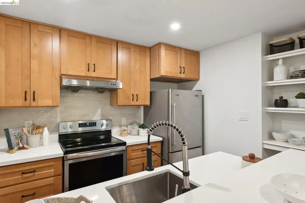 199 Montecito Avenue Oakland CA 94610