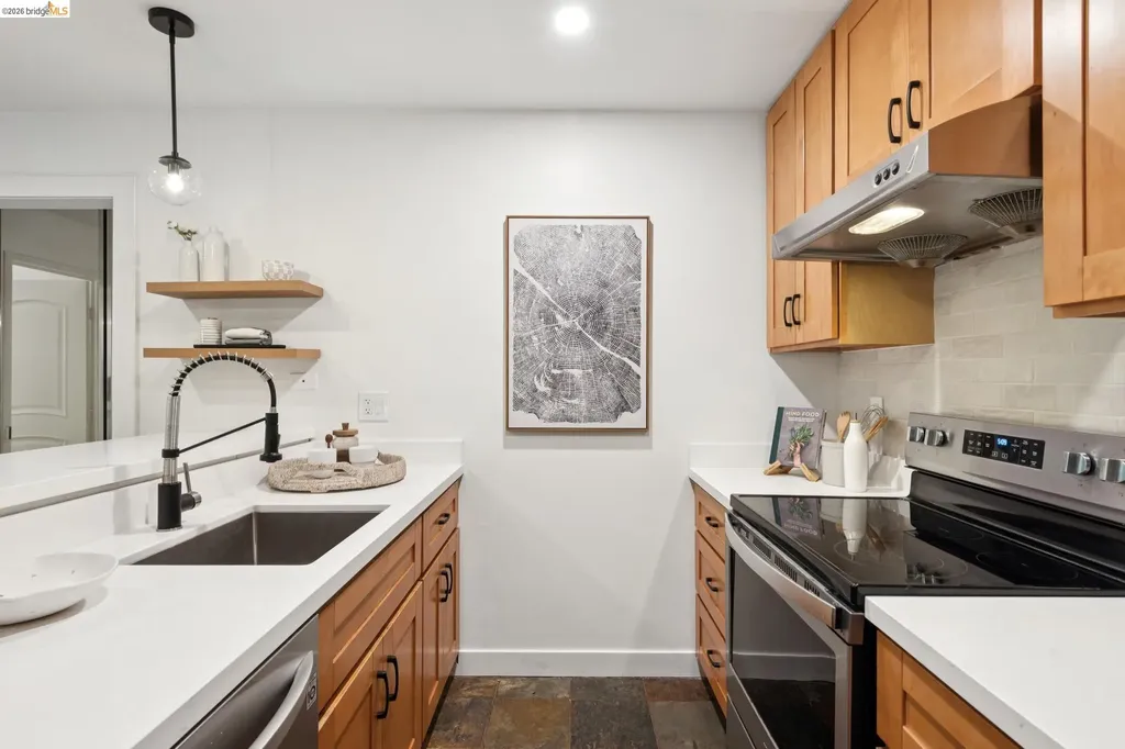 199 Montecito Avenue Oakland CA 94610