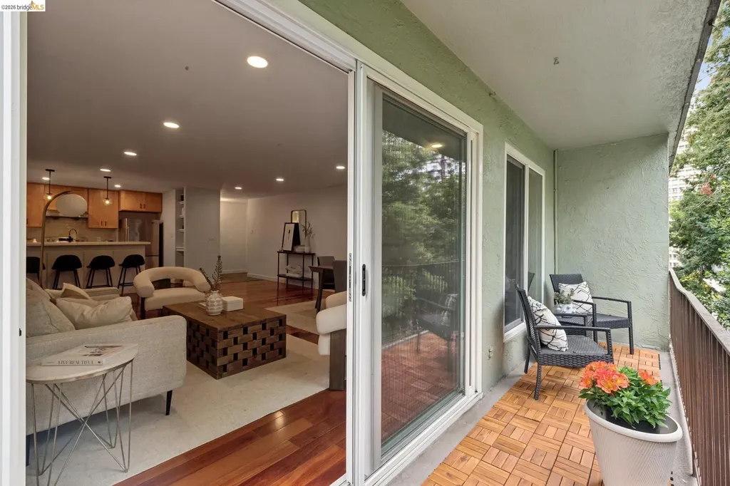 199 Montecito Avenue Oakland CA 94610