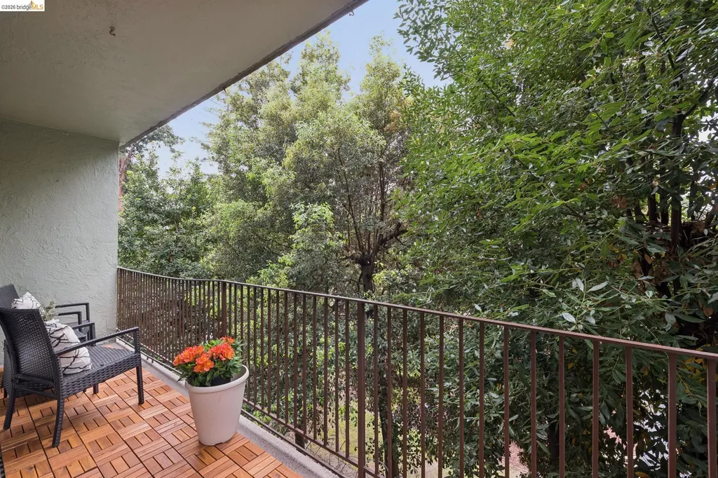199 Montecito Avenue Oakland CA 94610