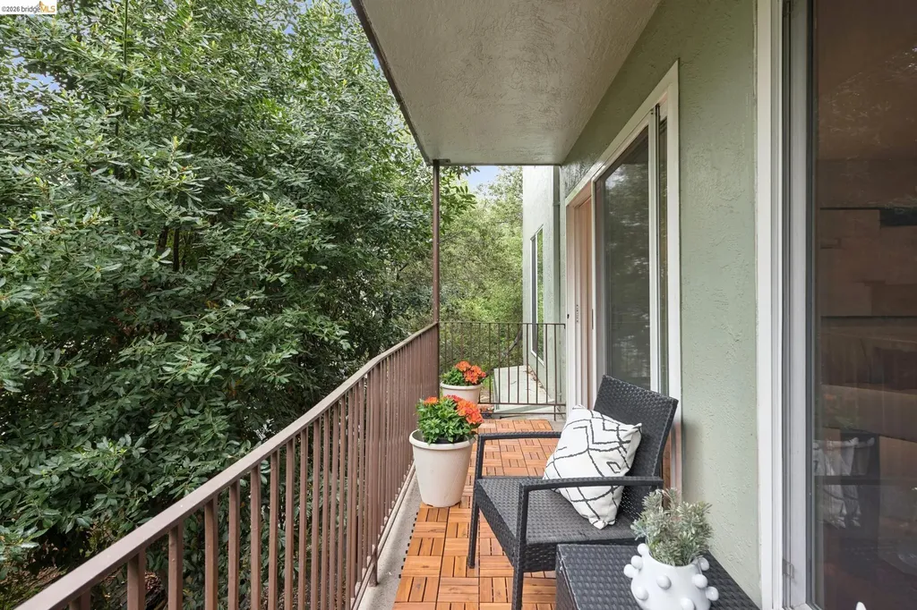 199 Montecito Avenue Oakland CA 94610