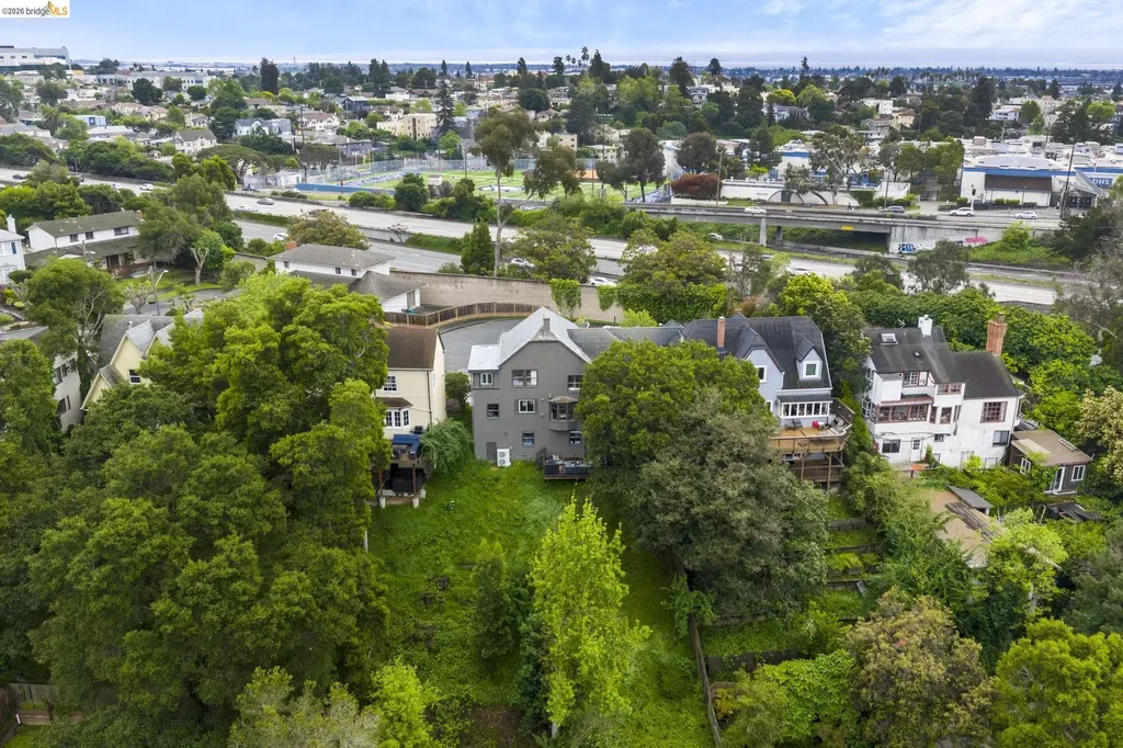 828 Alma Place Oakland CA 94610