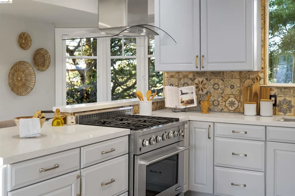 828 Alma Place Oakland CA 94610