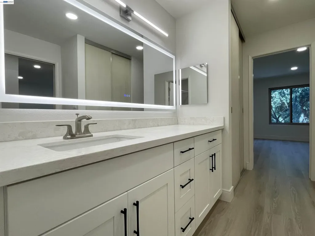 965 Shorepoint Court #200 Alameda CA 94501