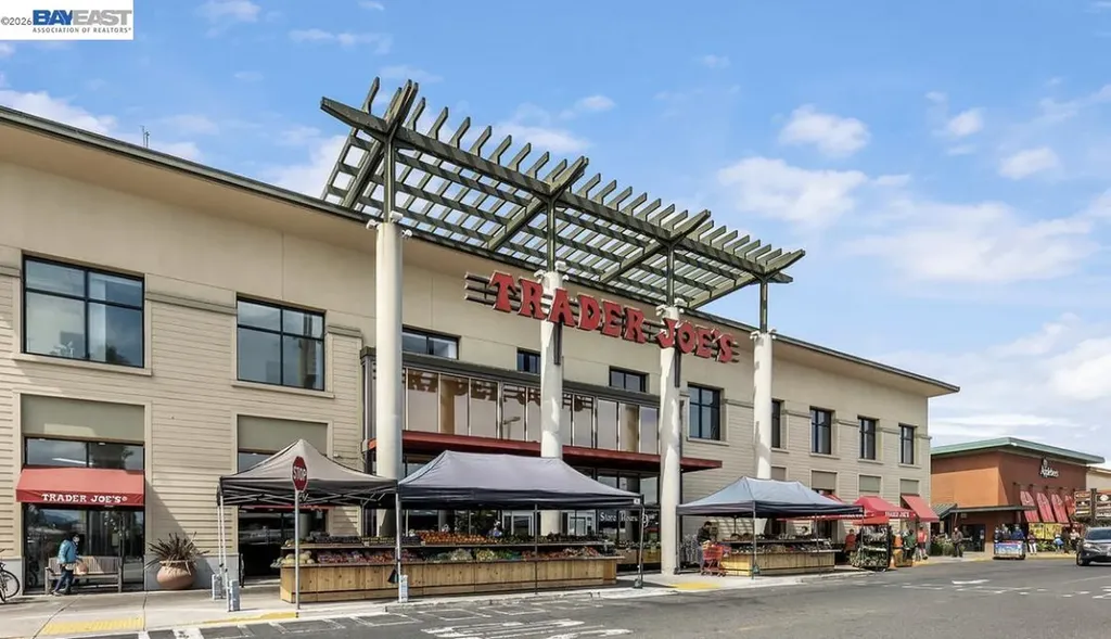 965 Shorepoint Court #200 Alameda CA 94501