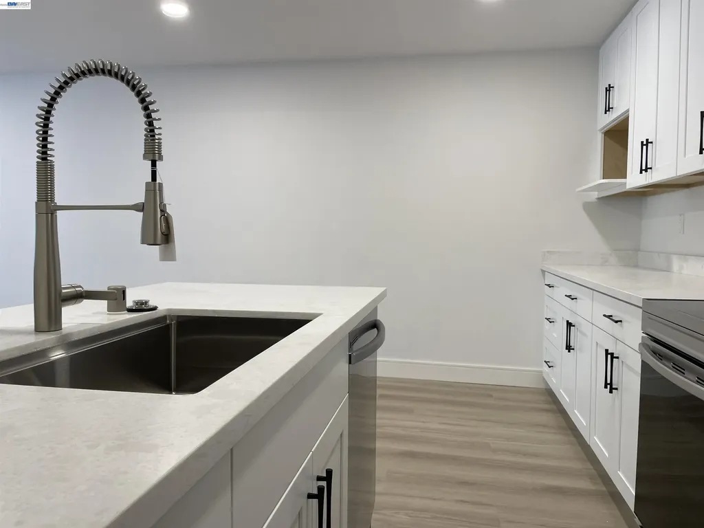 965 Shorepoint Court #200 Alameda CA 94501