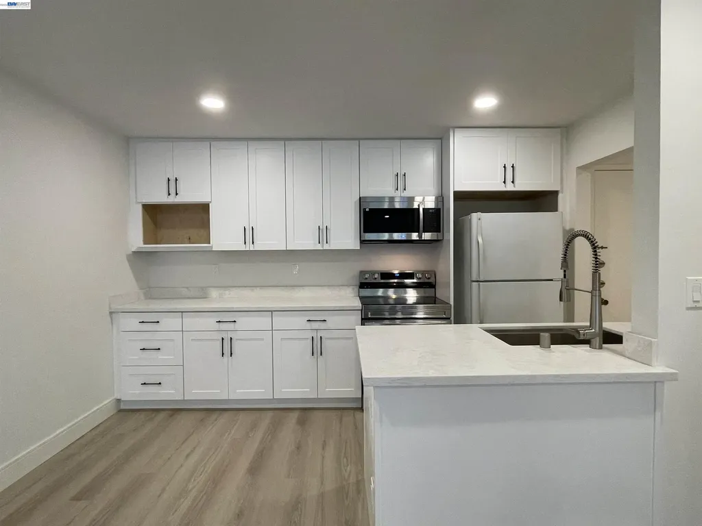 965 Shorepoint Court #200 Alameda CA 94501
