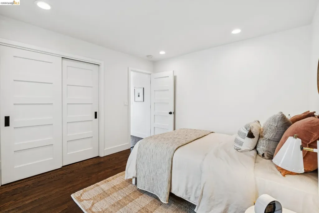 5325 Miles Avenue Oakland CA 94618